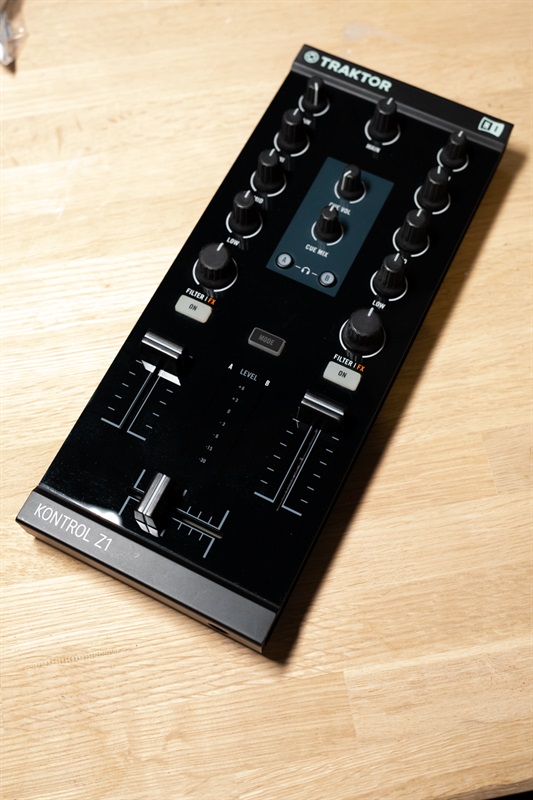 Native Instruments TRAKTOR KONTROL Z1の画像